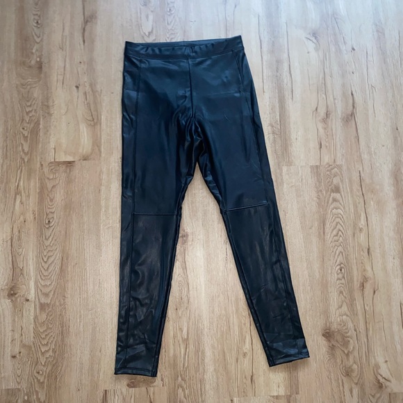 Faux Leather Express Legging Pants - Picture 4 of 4